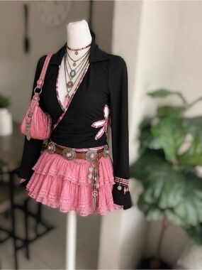 I.AM.GIA Size S Long Sleeve Floral Cutout Wrap Top